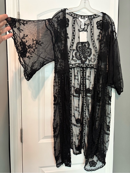 LC Lauren Conrad Other - ⚡️FLASH SALE⚡️Lauren Conrad Black Sheer Lace Kimono Robe w Floral Embroidery O/S
